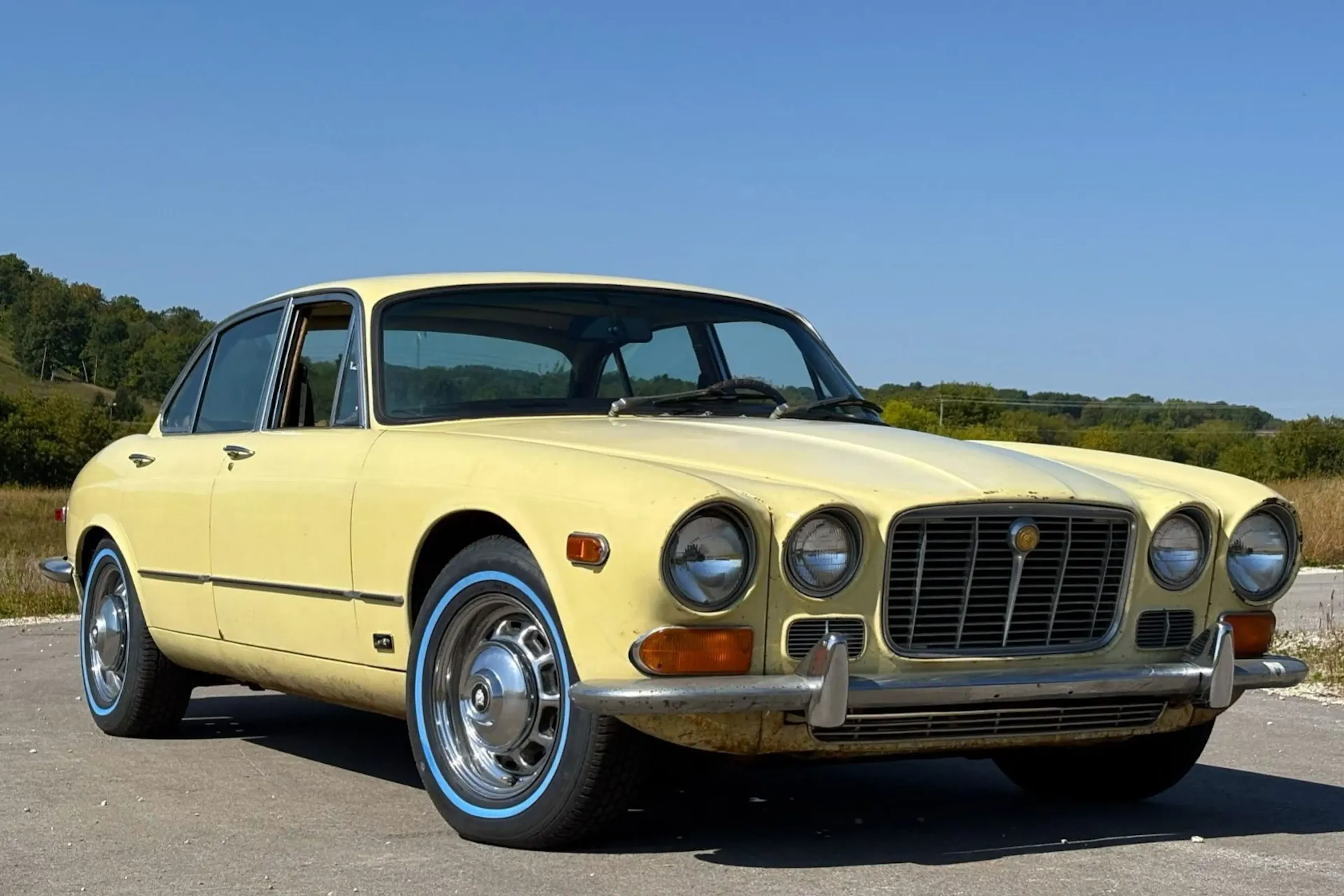 1972 Jaguar XJ-6 VIN 1L64524BW | Hagerty Valuation Tools®